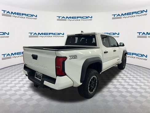Used 2025 Toyota Tacoma TRD Off-Road AWD/4WD image 5