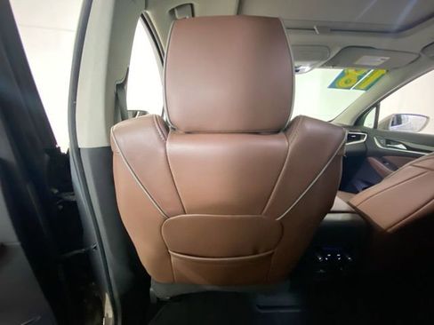 Used 2018 Buick Enclave Avenir w/ Avenir Technology Package image 36