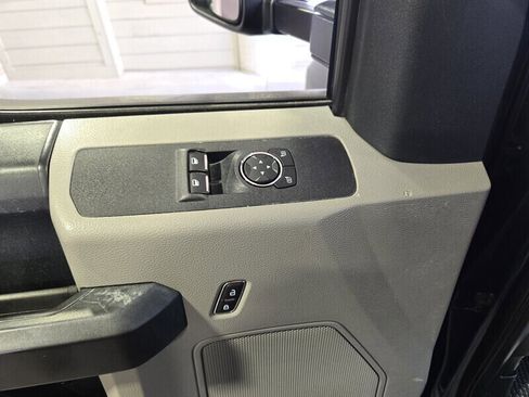 Used 2017 Ford F550 2WD Regular Cab Super Duty image 18