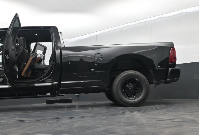 New 2026 RAM 3500 Laramie AWD/4WD image 72