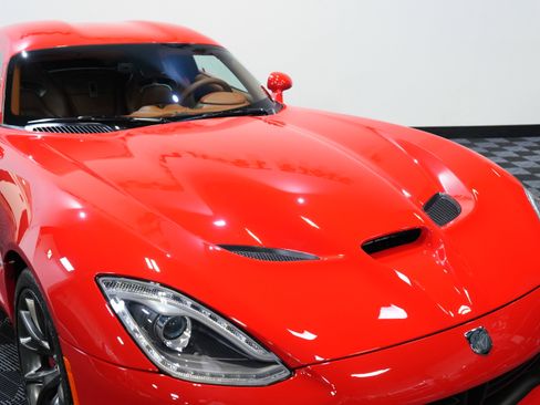Used 2013 SRT Viper GTS w/ GTS Laguna Interior Pkg image 12