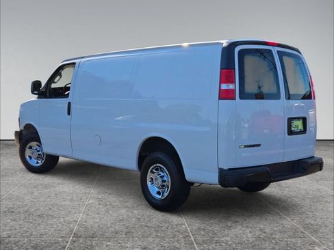 Used 2021 Chevrolet Express 2500 w/ Safety Package RWD image 13
