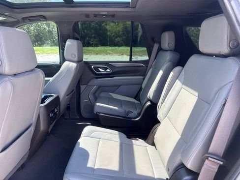 Used 2022 Chevrolet Tahoe LT w/ LT Signature Plus Package AWD/4WD image 16