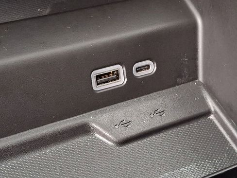 Used 2025 Chevrolet Tahoe LS image 26