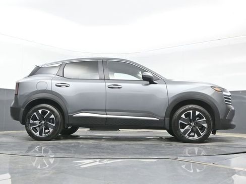Used 2025 Nissan Kicks SV AWD/4WD image 25