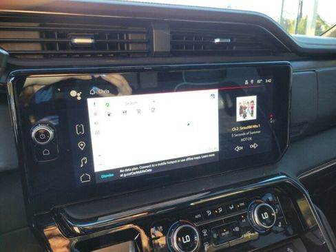 Used 2024 GMC Sierra 2500 AT4X image 22