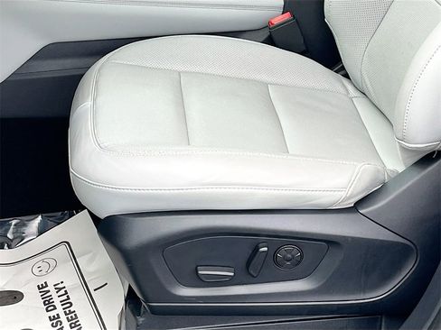 Used 2025 Ford Explorer Platinum w/ Ultimate Package image 18