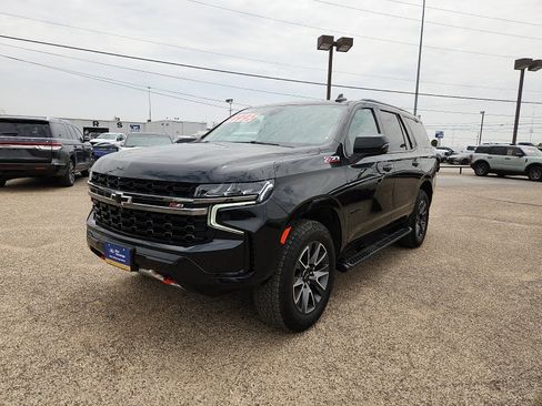 Used 2022 Chevrolet Tahoe Z71 w/ Luxury Package AWD/4WD image 3