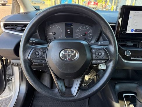Certified 2025 Toyota Corolla LE image 21