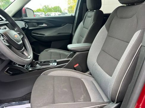 Used 2023 Chevrolet TrailBlazer LT FWD image 18