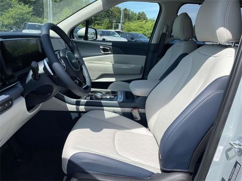 New 2026 Kia Carnival EX image 6