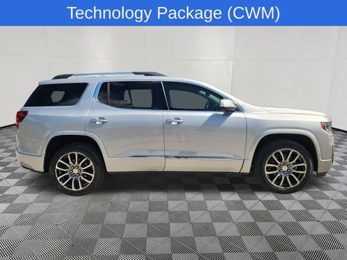 Used 2020 GMC Acadia Denali w/ Technology Package FWD image 4
