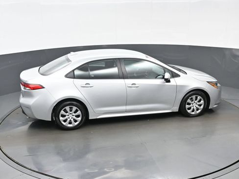 Used 2025 Toyota Corolla LE FWD image 39