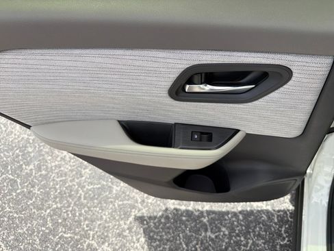 Certified 2023 Nissan Rogue SV FWD image 37