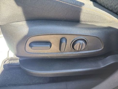 Used 2023 Chevrolet Equinox LT AWD/4WD image 18