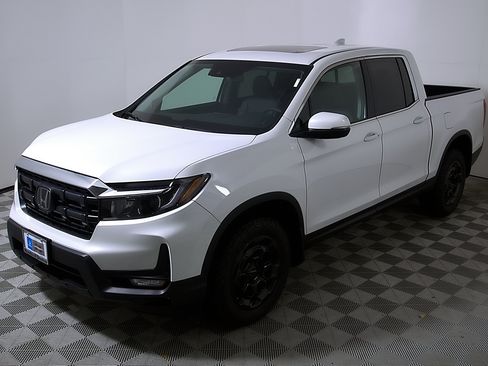 Used 2025 Honda Ridgeline RTL+ image 3