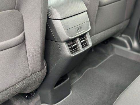 New 2026 Chevrolet Equinox LT image 9