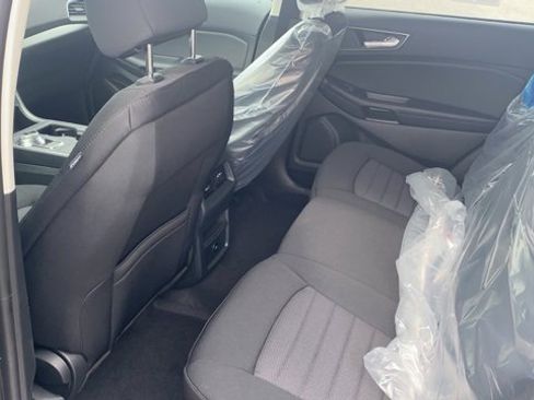 New 2024 Ford Edge SE image 11