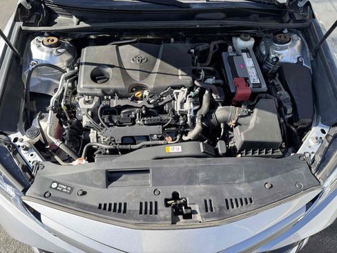 Used 2018 Toyota Camry LE image 9