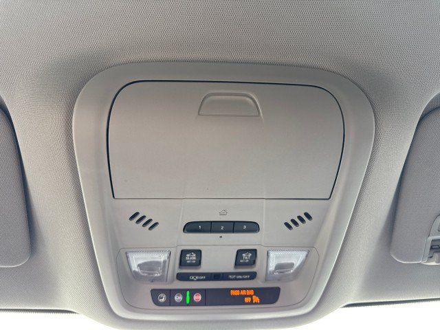 Used 2020 Buick Enclave Avenir w/ Avenir Technology Package AWD/4WD image 25