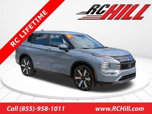 New 2026 Mitsubishi Outlander SE FWD image 1