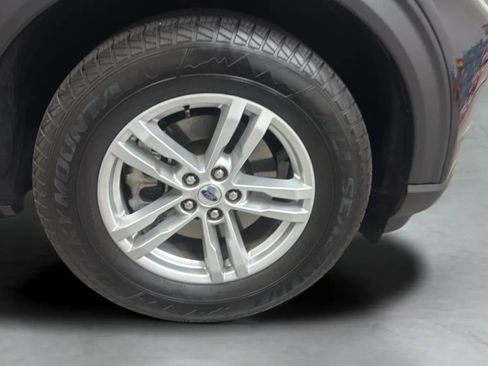 Used 2022 Ford Explorer XLT AWD/4WD image 29