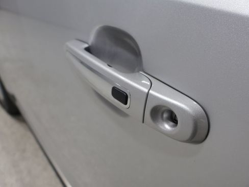 Used 2019 Lincoln MKT AWD image 9