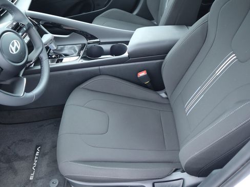 New 2026 Hyundai Elantra SEL Sport Premium FWD image 11