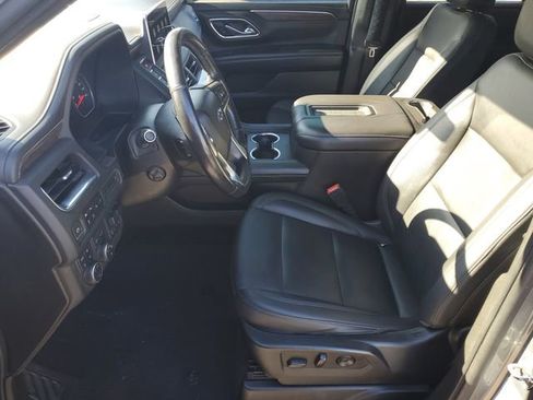 Used 2021 Chevrolet Tahoe Z71 w/ Z71 Off-Road Package AWD/4WD image 5