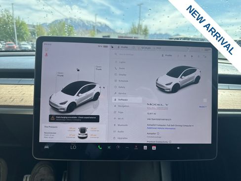 Used 2024 Tesla Model Y Performance image 21