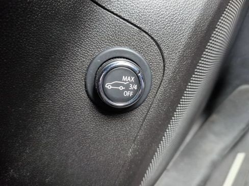 Used 2021 GMC Acadia SLE w/ Driver Convenience Package FWD image 32