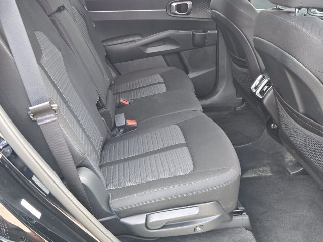 Used 2026 Kia Sorento LX FWD image 16