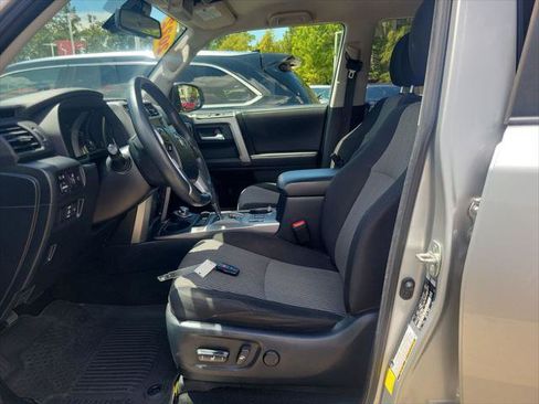 Certified 2022 Toyota 4Runner SR5 AWD/4WD image 15