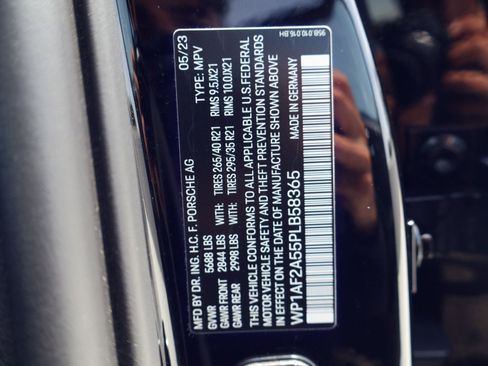 Certified 2023 Porsche Macan GTS w/ Premium Package Plus AWD/4WD image 28