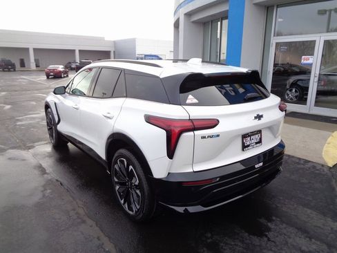 New 2025 Chevrolet Blazer EV RS image 3