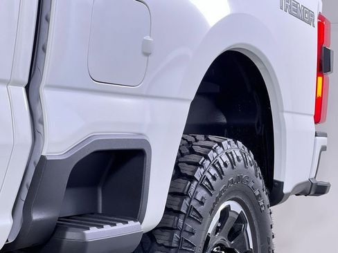 New 2026 Ford F250 Platinum w/ Tremor Off-Road Package image 29