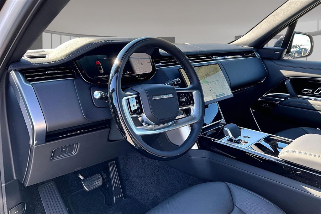 New 2026 Land Rover Range Rover Long Wheelbase SE AWD/4WD image 7