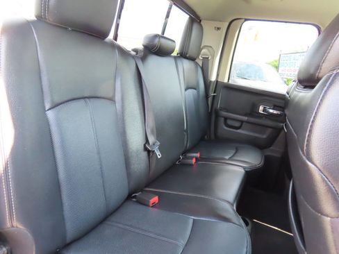 Used 2018 RAM 1500 Laramie RWD image 37