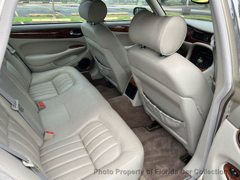 Used 2000 Jaguar XJ8 RWD image 37