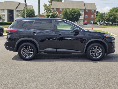Used 2025 Nissan Rogue S AWD/4WD image 4