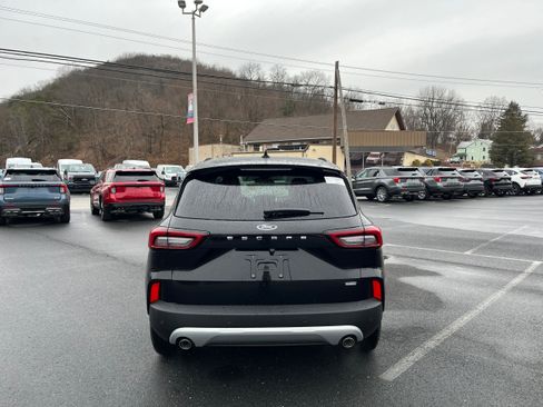 New 2026 Ford Escape SE w/ PHEV Premium Package FWD image 5