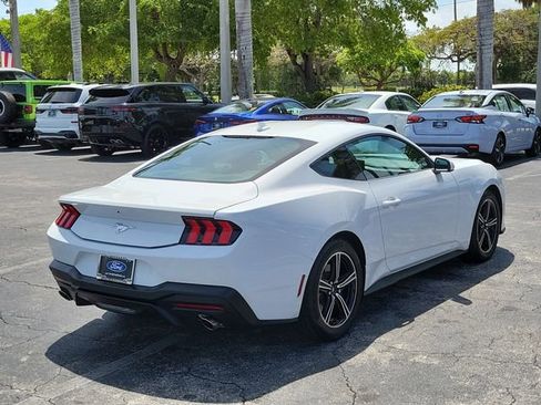 Used 2025 Ford Mustang Coupe RWD image 3