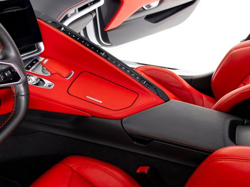 Used 2021 Chevrolet Corvette Stingray Preferred Cpe w/ Engine Appearance Package image 24