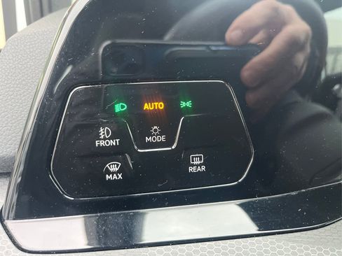 Used 2022 Volkswagen GTI SE image 18