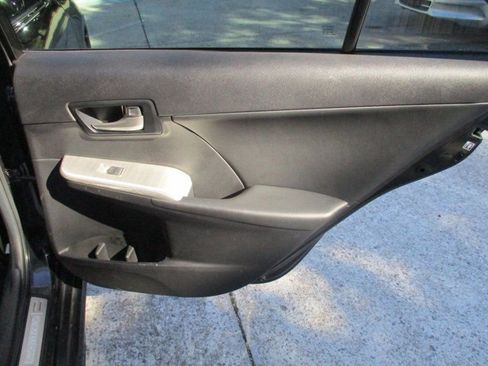 Used 2012 Toyota Camry SE w/ Leather Pkg image 32