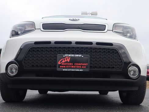 Used 2016 Kia Soul + image 5