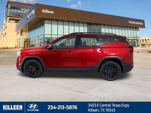 Used 2023 GMC Terrain SLT w/ Elevation Edition image 4