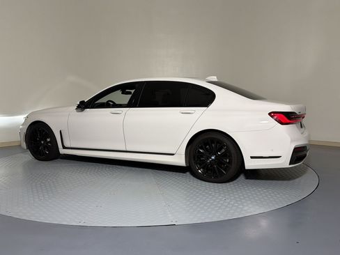 Used 2020 BMW 740i xDrive w/ M Sport Package AWD/4WD image 3