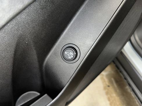 Certified 2024 Chevrolet Equinox RS w/ LPO, Floor Liner Package image 7