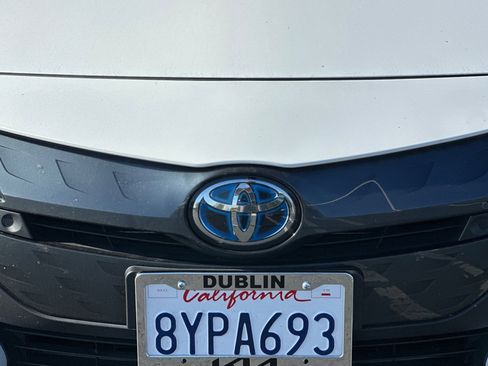 Used 2022 Toyota Prius Prime Limited image 45